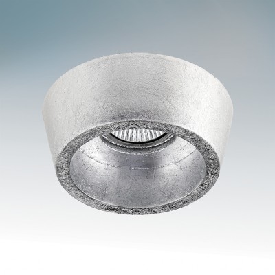 Lightstar 041014R Светильник EXTRA CYL ARGENTO с рефлектором G9 СЕРЕБРО Lightstar 041014R Светильник EXTRA CYL ARGENTO с рефлектором G9 СЕРЕБРОКруглые<br>Встраиваемые светильники – популярное осветительное оборудование, которое можно использовать в качестве основного источника или в дополнение к люстре. Они позволяют создать нужную атмосферу атмосферу и привнести в интерьер уют и комфорт. Интернет-магазин «Светодом» предлагает стильный встраиваемый светильник Lightstar EXTRA CYL ARGENTO с рефлектором G9 СЕРЕБРО. Данная модель достаточно универсальна, поэтому подойдет практически под любой интерьер. Перед покупкой не забудьте ознакомиться с техническими параметрами, чтобы узнать тип цоколя, площадь освещения и другие важные характеристики. Приобрести встраиваемый светильник Lightstar EXTRA CYL ARGENTO с рефлектором G9 СЕРЕБРО в нашем онлайн-магазине Вы можете либо с помощью «Корзины», либо по контактным номерам. Мы доставляем заказы по Москве, Екатеринбургу и остальным российским городам.<br><br>Тип лампы: галогенная/LED<br>Тип цоколя: G9 MR16/HP16 Gu5.3/GU10<br>MAX мощность ламп, Вт: 50<br>Диаметр, мм мм: 125<br>Диаметр врезного отверстия, мм: 65<br>Высота, мм: 45