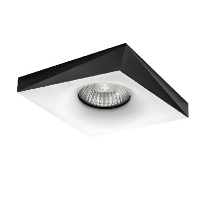 Lightstar MIRIADE 11006 Светильник Lightstar MIRIADE 11006 СветильникКвадратные<br>Встраиваемые светильники – популярное осветительное оборудование, которое можно использовать в качестве основного источника или в дополнение к люстре. Они позволяют создать нужную атмосферу атмосферу и привнести в интерьер уют и комфорт. Интернет-магазин «Светодом» предлагает стильный встраиваемый светильник Lightstar 11006. Данная модель достаточно универсальна, поэтому подойдет практически под любой интерьер. Перед покупкой не забудьте ознакомиться с техническими параметрами, чтобы узнать тип цоколя, площадь освещения и другие важные характеристики. Приобрести встраиваемый светильник Lightstar 11006 в нашем онлайн-магазине Вы можете либо с помощью «Корзины», либо по контактным номерам. Мы развозим заказы по Москве, Екатеринбургу и остальным российским городам.<br><br>Тип цоколя: gu5.3<br>Ширина, мм: 100<br>MAX мощность ламп, Вт: 50<br>Диаметр врезного отверстия, мм: 65<br>Длина, мм: 100<br>Высота, мм: 15