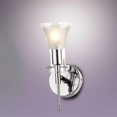 Светильник Odeon Light 1327/1W хром ZaMia Светильник Odeon Light 1327/1W хром ZaMiaМодерн<br>Настенное бра Odeon Light 1327/1W в стиле модерн – это важный выбор в пользу лаконичности, аккуратности и грамотного подхода к наполнению пространства светом! Обратите внимание на элегантный силуэт, чистоту красок и небольшой размер изделия. Все эти характеристики являются незаменимыми, когда речь идёт о современном освещении интерьера по лучшим канонам стиля модерн. Настенное бра Odeon Light 1327/1W лаконично и не вычурно, но в то же время несёт в себе прекрасные составляющие элегантного воплощения. Сделайте прекрасный выбор в пользу современного стиля и гармонии на просторах собственного домашнего очага! Вы останетесь довольны светом, исходящим от бра Odeon Light 1327/1W!<br><br>S освещ. до, м2: 4<br>Тип лампы: накаливания / энергосбережения / LED-светодиодная<br>Тип цоколя: E14<br>Количество ламп: 1<br>Ширина, мм: 140<br>MAX мощность ламп, Вт: 60<br>Высота, мм: 250<br>Цвет арматуры: серебристый