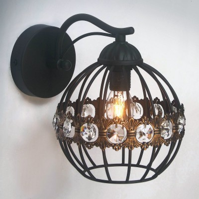 Настенный светильник Favourite 1801-1W Globi Настенный светильник Favourite 1801-1W GlobiЛофт<br>Выбирая модель светильника Favourite 1801-1W, обратите внимание, что арматура черного цвета с золочением узорных элементов, хрусталь высшего качества. Дополнительная информация в характеристиках или по телефону.<br><br>Тип цоколя: E14<br>Количество ламп: 1<br>Ширина, мм: 165<br>Размеры: W165*H205*D240<br>Длина, мм: 240<br>Высота, мм: 205<br>Общая мощность, Вт: 40W