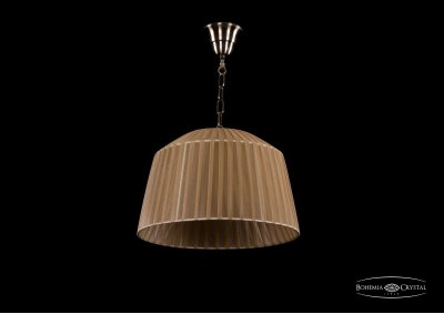 Люстра Bohemia Ivele 1950/35/Pa/SH37 Люстра Bohemia Ivele 1950/35/Pa/SH37Подвесные<br>Компания «Светодом» предлагает широкий ассортимент люстр от известных производителей. Представленные в нашем каталоге товары выполнены из современных материалов и обладают отличным качеством. Благодаря широкому ассортименту Вы сможете найти у нас люстру под любой интерьер. Мы предлагаем как классические варианты, так и современные модели, отличающиеся лаконичностью и простотой форм. <br>Стильная люстра Bohemia 1950/35/Pa/SH37 станет украшением любого дома. Эта модель от известного производителя не оставит равнодушным ценителей красивых и оригинальных предметов интерьера. Люстра Bohemia 1950/35/Pa/SH37 обеспечит равномерное распределение света по всей комнате. При выборе обратите внимание на характеристики, позволяющие приобрести наиболее подходящую модель. <br>Купить понравившуюся люстру по доступной цене Вы можете в интернет-магазине «Светодом». Мы предлагаем доставку не только по Москве и Екатеринбурге, но и по всей России.<br><br>S освещ. до, м2: 9<br>Тип лампы: накаливания / энергосбережения / LED-светодиодная<br>Тип цоколя: E14<br>Количество ламп: 3<br>MAX мощность ламп, Вт: 60<br>Диаметр, мм мм: 350<br>Высота, мм: 220<br>Цвет арматуры: золотой