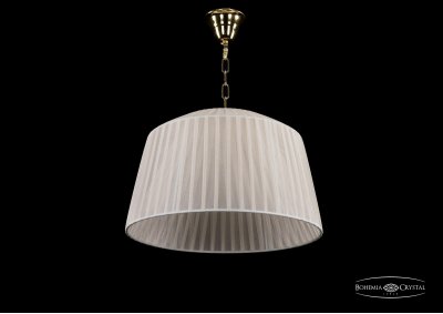 Люстра Bohemia Ivele 1950/42/G/SH3 Люстра Bohemia Ivele 1950/42/G/SH3Подвесные<br>Компания «Светодом» предлагает широкий ассортимент люстр от известных производителей. Представленные в нашем каталоге товары выполнены из современных материалов и обладают отличным качеством. Благодаря широкому ассортименту Вы сможете найти у нас люстру под любой интерьер. Мы предлагаем как классические варианты, так и современные модели, отличающиеся лаконичностью и простотой форм. Стильная люстра Bohemia 1950/42/G/SH3 станет украшением любого дома. Эта модель от известного производителя не оставит равнодушным ценителей красивых и оригинальных предметов интерьера. Люстра Bohemia 1950/42/G/SH3 обеспечит равномерное распределение света по всей комнате. При выборе обратите внимание на характеристики, позволяющие приобрести наиболее подходящую модель. Купить понравившуюся люстру по доступной цене Вы можете в интернет-магазине «Светодом». Мы предлагаем доставку не только по Москве и Екатеринбурге, но и по всей России.<br><br>S освещ. до, м2: 15<br>Тип товара: Люстра<br>Тип лампы: накаливания / энергосбережения / LED-светодиодная<br>Тип цоколя: E14<br>Количество ламп: 5<br>MAX мощность ламп, Вт: 60<br>Диаметр, мм мм: 420<br>Высота, мм: 270<br>Цвет арматуры: Золото