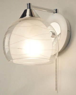 Citilux Буги CL157311 Светильник настенный бра Citilux Буги CL157311 Светильник настенный браМодерн<br><br><br>S освещ. до, м2: 5<br>Тип товара: Светильник настенный бра<br>Тип лампы: накаливания / энергосбережения / LED-светодиодная<br>Тип цоколя: E27<br>Количество ламп: 1<br>Ширина, мм: 150<br>MAX мощность ламп, Вт: 75<br>Размеры: Высота 16 см. Ширина 14,5 см. Глубина 17,5 см.<br>Длина, мм: 180<br>Высота, мм: 160<br>Оттенок (цвет): белый<br>Цвет арматуры: серебристый