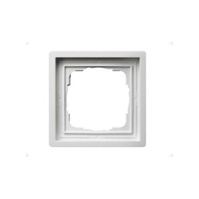 Gira F100 Бел глянц Рамка 1-ая (G211112) Gira F100 Бел глянц Рамка 1-ая (G211112)Gira F100 Рамки<br>Технические характеристики<br>Цвет: глянцевый белый.<br>Посты: 1.<br>Модульность: 2.<br>Размер: 83,3?83,3 мм.<br>Степень защиты: IP20.Подходящие накладки: 2790111.<br>Дополнительная информация:<br>Рамка одинарная серии Gira F100. <br>Материал - термопласт (поликарбонат), ударопрочный, неломающийся, не содержит <br>галогенов, устойчив к УФ-излучению. Легко очищаемая поверхность. Пpи инсталляции <br>скpытым монтажом могут быть оснащены комплектом уплотнителей, пpи этом <br>обеспечивается класс защиты IP44. Предназначена для вертикальной и <br>горизонтальной установки.<br><br>Оттенок (цвет): белый
