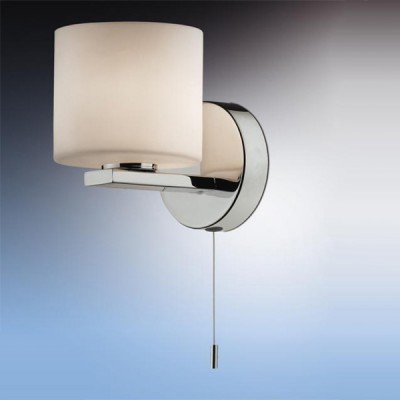 Светильник Odeon Light 2156/1W Batto хром IP44 с выкл Светильник Odeon Light 2156/1W Batto хром IP44 с выклДля ванной<br>Используются силиконовые уплотнители для защиты от воды<br><br>S освещ. до, м2: 2<br>Тип лампы: галогенная / LED-светодиодная<br>Тип цоколя: G9<br>Количество ламп: 1<br>Ширина, мм: 100<br>MAX мощность ламп, Вт: 40<br>Расстояние от стены, мм: 150<br>Высота, мм: 150<br>Оттенок (цвет): белый<br>Цвет арматуры: серебристый