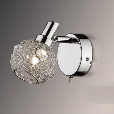 Светильник Odeon light 2209/1W хром Bisco Светильник Odeon light 2209/1W хром BiscoОдиночные<br>Светильники-споты – это оригинальные изделия с современным дизайном. Они позволяют не ограничивать свою фантазию при выборе освещения для интерьера. Такие модели обеспечивают достаточно качественный свет. Благодаря компактным размерам Вы можете использовать несколько спотов для одного помещения. Интернет-магазин «Светодом» предлагает необычный светильник-спот Odeon light 2209/1W по привлекательной цене. Эта модель станет отличным дополнением к люстре, выполненной в том же стиле. Перед оформлением заказа изучите характеристики изделия. Купить светильник-спот Odeon light 2209/1W в нашем онлайн-магазине Вы можете либо с помощью формы на сайте, либо по указанным выше телефонам. Обратите внимание, что у нас склады не только в Москве и Екатеринбурге, но и других городах России.<br><br>S освещ. до, м2: 2<br>Крепление: планка<br>Тип лампы: галогенная / LED-светодиодная<br>Тип цоколя: G9<br>Количество ламп: 1<br>Ширина, мм: 80<br>MAX мощность ламп, Вт: 40<br>Расстояние от стены, мм: 125<br>Цвет арматуры: серебристый