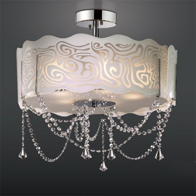 Люстра Odeon Light 2243/9C хром Sinti Люстра Odeon Light 2243/9C хром SintiПотолочные<br>Дополнительно рекомендуем посмотреть другие хрустальные люстры и светильники из данной серии. Модель - люстры Odeon Light 2243/9C в хроме Sinti замечательно впишется в задуманный Вами интерьер зала, гостиной или спальни. Купите хрустальную люстру уже сегодня и Вы поймете превосходство светильников перед другими направлениями освещения. Основное превосходство хрусталя - это отражение и преломление света во всем пространстве, а отсутствие абажуров не съест получаемый световой поток от горящих ламп!<br><br>Установка на натяжной потолок: Да<br>S освещ. до, м2: 24<br>Крепление: планка<br>Тип лампы: галогенная / LED-светодиодная<br>Тип цоколя: G9<br>Количество ламп: 9<br>MAX мощность ламп, Вт: 40<br>Диаметр, мм мм: 630<br>Высота, мм: 570<br>Цвет арматуры: серебристый