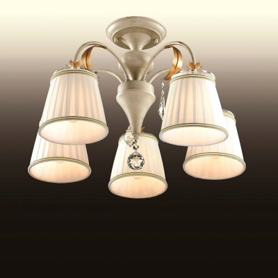 Люстра odeon light 2682/5 DAGURA Люстра odeon light 2682/5 DAGURAПотолочные<br>Компания «Светодом» предлагает широкий ассортимент люстр от известных производителей. Представленные в нашем каталоге товары выполнены из современных материалов и обладают отличным качеством. Благодаря широкому ассортименту Вы сможете найти у нас люстру под любой интерьер. Мы предлагаем как классические варианты, так и современные модели, отличающиеся лаконичностью и простотой форм. Стильная люстра Odeon light 2682/5 станет украшением любого дома. Эта модель от известного производителя не оставит равнодушным ценителей красивых и оригинальных предметов интерьера. Люстра Odeon light 2682/5 обеспечит равномерное распределение света по всей комнате. При выборе обратите внимание на характеристики, позволяющие приобрести наиболее подходящую модель. Купить понравившуюся люстру по доступной цене Вы можете в интернет-магазине «Светодом».<br><br>Установка на натяжной потолок: Да<br>S освещ. до, м2: 20<br>Крепление: Планка<br>Тип лампы: накаливания / энергосбережения / LED-светодиодная<br>Тип цоколя: E14<br>Количество ламп: 5<br>MAX мощность ламп, Вт: 60<br>Диаметр, мм мм: 570<br>Высота, мм: 390<br>Цвет арматуры: белый с золотым