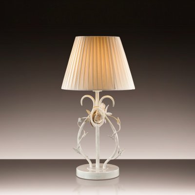 Настольная лампа odeon light 2686/1T PADMA Настольная лампа odeon light 2686/1T PADMAФлористика<br>Настольная лампа – это не просто источник дополнительного освещения, но и оригинальный элемент декора. Его можно установить в спальне, гостиной, кабинете и других комнатах. Интернет-магазин «Светодом» предлагает настольные лампы разных стилей по доступным ценам. Благодаря большому ассортименту Вы обязательно найдете в нашем каталоге именно ту модель, которую искали. Настольная лампа Odeon light 2686/1T – прекрасный вариант для завершения интерьера. Ее можно включить одновременно с люстрой для более яркого освещения или без нее для создания уютной атмосферы, настраивающей на отдых. Купить настольную лампу Odeon light 2686/1T Вы можете с помощью виртуальной «Корзины» или по контактным номерам, указанным на сайте.<br><br>S освещ. до, м2: 4<br>Тип лампы: накаливания / энергосбережения / LED-светодиодная<br>Тип цоколя: E14<br>Количество ламп: 1<br>MAX мощность ламп, Вт: 60<br>Диаметр, мм мм: 250<br>Высота, мм: 470<br>Цвет арматуры: бежевый