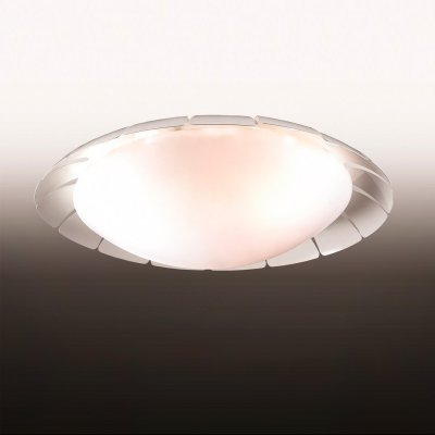Люстра odeon light 2752/3C ZITA Люстра odeon light 2752/3C ZITAКруглые<br>Настенно-потолочные светильники – это универсальные осветительные варианты, которые подходят для вертикального и горизонтального монтажа. В интернет-магазине «Светодом» Вы можете приобрести подобные модели по выгодной стоимости. В нашем каталоге представлены как бюджетные варианты, так и эксклюзивные изделия от производителей, которые уже давно заслужили доверие дизайнеров и простых покупателей. Настенно-потолочный светильник Odeon light 2752/3C станет прекрасным дополнением к основному освещению. Благодаря качественному исполнению и применению современных технологий при производстве эта модель будет радовать Вас своим привлекательным внешним видом долгое время. Приобрести настенно-потолочный светильник Odeon light 2752/3C можно, находясь в любой точке России. Компания «Светодом» осуществляет доставку заказов не только по Москве и Екатеринбургу, но и в остальные города.<br><br>S освещ. до, м2: 12<br>Тип лампы: накаливания / энергосбережения / LED-светодиодная<br>Тип цоколя: E14<br>Количество ламп: 3<br>MAX мощность ламп, Вт: 60<br>Диаметр, мм мм: 510<br>Высота, мм: 140<br>Цвет арматуры: белый