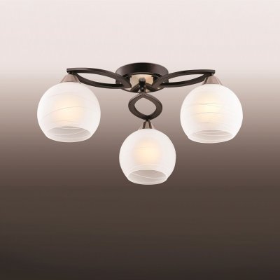 Люстра odeon light 2773/3C BONAR Люстра odeon light 2773/3C BONARПотолочные<br>Компания «Светодом» предлагает широкий ассортимент люстр от известных производителей. Представленные в нашем каталоге товары выполнены из современных материалов и обладают отличным качеством. Благодаря широкому ассортименту Вы сможете найти у нас люстру под любой интерьер. Мы предлагаем как классические варианты, так и современные модели, отличающиеся лаконичностью и простотой форм. Стильная люстра Odeon light 2773/3C станет украшением любого дома. Эта модель от известного производителя не оставит равнодушным ценителей красивых и оригинальных предметов интерьера. Люстра Odeon light 2773/3C обеспечит равномерное распределение света по всей комнате. При выборе обратите внимание на характеристики, позволяющие приобрести наиболее подходящую модель. Купить понравившуюся люстру по доступной цене Вы можете в интернет-магазине «Светодом». Мы предлагаем доставку не только по Москве и Екатеринбурге, но и по всей России.<br><br>Установка на натяжной потолок: Ограничено<br>S освещ. до, м2: 12<br>Крепление: Планка<br>Тип лампы: накаливания / энергосбережения / LED-светодиодная<br>Тип цоколя: E27<br>Количество ламп: 3<br>MAX мощность ламп, Вт: 60<br>Диаметр, мм мм: 466<br>Высота, мм: 200<br>Цвет арматуры: черный