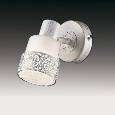 Светильник подсветка odeon light 2786/1W MATISO Светильник подсветка odeon light 2786/1W MATISOОдиночные<br>Светильники-споты – это оригинальные изделия с современным дизайном. Они позволяют не ограничивать свою фантазию при выборе освещения для интерьера. Такие модели обеспечивают достаточно качественный свет. Благодаря компактным размерам Вы можете использовать несколько спотов для одного помещения. Интернет-магазин «Светодом» предлагает необычный светильник-спот Odeon light 2786/1W по привлекательной цене. Эта модель станет отличным дополнением к люстре, выполненной в том же стиле. Перед оформлением заказа изучите характеристики изделия. Купить светильник-спот Odeon light 2786/1W в нашем онлайн-магазине Вы можете либо с помощью формы на сайте, либо по указанным выше телефонам. Обратите внимание, что мы предлагаем доставку не только по Москве и Екатеринбургу, но и всем остальным российским городам.<br><br>S освещ. до, м2: 2<br>Тип товара: Светильник поворотный спот<br>Тип лампы: накал-я - энергосбер-я<br>Тип цоколя: E14<br>Количество ламп: 1<br>Ширина, мм: 90<br>MAX мощность ламп, Вт: 40<br>Расстояние от стены, мм: 130<br>Высота, мм: 110<br>Цвет арматуры: белый с золотистой патиной