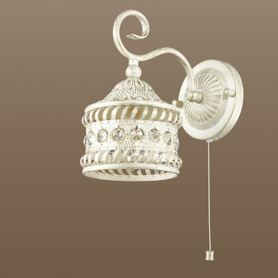 Светильник настенный бра Odeon light 2840/1W BAHAR Светильник настенный бра Odeon light 2840/1W BAHARКлассика<br>В данном разделе интернет-магазина Светодом Вы сможете купить для освещения дома грациозную модель - Бра 2840/1W серии Bahar оформлена в классическом стиле. Бра состоит из изящного металлического плафона с переплетенным рисунком, хрусталя и арматурыбелого цвета с золотой патиной. Данная модель сможет превратить ваш интерьер в восточную сказку. Цоколь Е14. Мощность 1х40W. Нет ламп в комплекте.<br><br>Тип лампы: Накаливания / энергосбережения / светодиодная<br>Тип цоколя: E14<br>Количество ламп: 1<br>Ширина, мм: 135<br>MAX мощность ламп, Вт: 40<br>Расстояние от стены, мм: 230<br>Высота, мм: 230<br>Оттенок (цвет): белый с золотой патиной<br>Цвет арматуры: белый с золотистой патиной