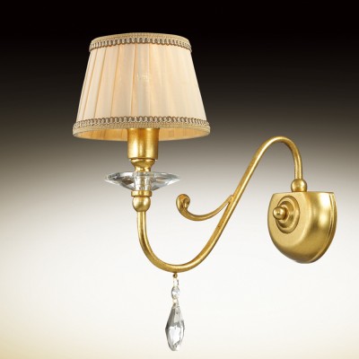Светильник подвесной Odeon light 2937/1W ALPES Светильник подвесной Odeon light 2937/1W ALPESКлассические<br>В данном разделе интернет-магазина Светодом Вы сможете купить для освещения дома грациозную модель - Бра 2937/1W серии Alpes выполнена в золотом цвете. Абажур из светлой ткани, декоративный элемент выполнены в виде хрустальной подвески. Цоколь Е14. Мощность 1х40W. Нет ламп в комплекте.<br><br>Тип лампы: Накаливания / энергосбережения / светодиодная<br>Тип цоколя: E14<br>Количество ламп: 1<br>Ширина, мм: 140<br>MAX мощность ламп, Вт: 40<br>Высота, мм: 330<br>Оттенок (цвет): золото