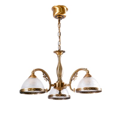 Люстра Mw light 295010903 Ангел Люстра Mw light 295010903 АнгелПодвесные<br>Описание модели 295010903: Изысканная люстра из коллекции «Ангел» выполнена в классическом стиле – эталоне изящества и благородства. Основание из латуни аристократичного оттенка, а изогнутые рожки украшены резными узорами и декоративными элементами в стиле ампир. Ещё более парадный вид люстре придают плафоны из матового стекла в виде перевернутых античных чаш, декорированных утонченной резьбой. Рекомендуемая площадь освещения порядка 9 кв.м.<br><br>Установка на натяжной потолок: Да<br>S освещ. до, м2: 9<br>Крепление: Крюк<br>Тип лампы: накаливания / энергосбережения / LED-светодиодная<br>Тип цоколя: E27<br>Количество ламп: 3<br>MAX мощность ламп, Вт: 60<br>Диаметр, мм мм: 500<br>Длина цепи/провода, мм: 300<br>Высота, мм: 800<br>Цвет арматуры: бронзовый<br>Общая мощность, Вт: 180