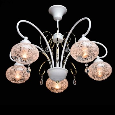 Люстра Mw light 297012905 Мечта Люстра Mw light 297012905 МечтаПотолочные<br>Описание модели 297012905: Элегантная люстра из коллекции «Мечта» сделает вашу мечту о стильном интерьере реальностью. Выполненная в современном стиле она прекрасно впишется в любую обстановку, привнесет свежесть и легкость благодаря удачно подобранным цветовым сочетаниям. Основание белого цвета мягко переплетается с декоративными элементами золотого оттенка. Округлые прозрачные плафоны украшены стеклянной крошкой и снежно-белым растительным орнаментом. Помимо этого светильник декорирован подвесками из хрусталя, что делает его облик ещё более неповторимым и сказочным. Рекомендуемая площадь освещения порядка 15 кв.м.<br><br>Установка на натяжной потолок: Да<br>S освещ. до, м2: 15<br>Крепление: Крюк<br>Тип лампы: Накаливания / энергосбережения / светодиодная<br>Тип цоколя: E14<br>Количество ламп: 5<br>MAX мощность ламп, Вт: 60<br>Диаметр, мм мм: 600<br>Высота, мм: 470<br>Цвет арматуры: белый с золотистой патиной<br>Общая мощность, Вт: 300