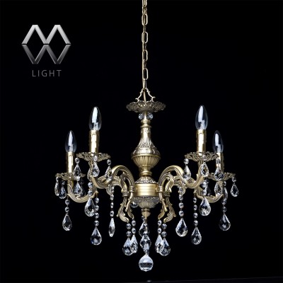 Люстра Mw light 301017605 Свеча Люстра Mw light 301017605 СвечаПодвесные<br>Описание модели 301017605: Нарядные люстры и бра «Свеча» словно созданы для украшения бальных залов и дворцовых спален. Массивное, искусно исполненное металлическое основание, окрашено в цвет бронзы. Великолепная стилизация под свечную люстру демонстрирует даже бронзовую имитацию «воска» на цоколе. Хрустальные подвески имеют вид крупных прозрачных капель, которые сияют и переливаются в свете ламп. Светильники этой серии гармонично дополнят интерьеры стиля барокко, рококо и классики.<br><br>Установка на натяжной потолок: Да<br>S освещ. до, м2: 15<br>Крепление: Крюк<br>Тип лампы: Накаливания / энергосбережения / светодиодная<br>Тип цоколя: E14<br>Количество ламп: 5<br>MAX мощность ламп, Вт: 60<br>Диаметр, мм мм: 550<br>Длина цепи/провода, мм: 300<br>Высота, мм: 950<br>Цвет арматуры: бронзовый