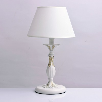 Настольная лампа Mw light 301039501 Свеча Настольная лампа Mw light 301039501 СвечаКлассические<br>Описание модели 301039501: Классическая форма металлической настольной лампы «Свеча» представлена в белой цветовой гамме с позолотой, что соответствует современным декоративным трендам. Сочетание идеальных линий арматуры и стильного цветового оформления светильника. «Свеча» понравится как ценителям прекрасной старины, так и приверженцам современного стиля. Рекомендуемая площадь освещения – 2 кв.м.<br><br>S освещ. до, м2: 2<br>Тип лампы: Накаливания / энергосбережения / светодиодная<br>Тип цоколя: E27<br>Количество ламп: 1<br>MAX мощность ламп, Вт: 40<br>Диаметр, мм мм: 280<br>Высота, мм: 500<br>Цвет арматуры: белый с золотистой патиной<br>Общая мощность, Вт: 40