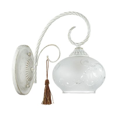 Настенный светильник бра Lumion 3253/1W DAFNA Настенный светильник бра Lumion 3253/1W DAFNAКлассические<br>Бра 3253/1W серии Dafna оформлена в классическом стиле. Светильник состоит из плафона, выполненного из пескоструйного стекла, и арматуры белого с золотой патиной цвета, украшенной необычными кисточками. Данная модель благодаря своему экстравагантному дизайну создаст необычайную атмосферу у вас в доме. Цоколь E14. Мощность 1x60W. Нет ламп в комплекте.<br><br>Крепление: Настенное<br>Тип лампы: накаливания / энергосбережения / LED-светодиодная<br>Тип цоколя: E14<br>Цвет арматуры: белый с патиной<br>Количество ламп: 1<br>Ширина, мм: 160<br>Диаметр, мм мм: 260<br>Длина, мм: 260<br>Высота, мм: 250<br>MAX мощность ламп, Вт: 60