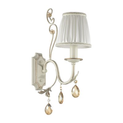 Бра Lumion 3509/1W VENEZIANA Бра Lumion 3509/1W VENEZIANAКлассические<br>Изысканная и элегантная серия Veneziana выполнена в классическом стиле в белом цвете с золотой патиной. Светильник украшен ажурным металлическим декором, стеклянным декоративным элементом в основании, хрустальными подвесками, а также абажуром из тонкой полупрозрачной ткани нежного молочного оттенка. Такой светильник способен с легкостью вписаться в самые разнообразные стилевые решения<br><br>Тип лампы: Накаливания / энергосбережения / светодиодная<br>Тип цоколя: E14<br>Количество ламп: 1<br>Ширина, мм: 140<br>MAX мощность ламп, Вт: 40<br>Расстояние от стены, мм: 273<br>Высота, мм: 395<br>Оттенок (цвет): белый / зол.патина