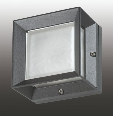 Novotech SUBMARINE 357232 уличный настенный светильник Novotech SUBMARINE 357232 уличный настенный светильникНастенные<br>Декоративный уличный настенный светильник, лампа в комплект не входит модели Novotech 357232 из серии SUBMARINE отличается следующим качеством: Корпус светильника сделан из алюминия. Это металл, основными достоинствами которого являются — устойчивость к практически всем видам негативного воздействия окружающей среды, коррозии, небольшой вес, по сравнению с другими видами металла и экологическая безопасность материала. Рассеиватель сделан из Опал пластика. Который отличается высоким качеством и длительным сроком службы. Срок службы светодиодов до 25000 часов. Диапазон рабочих температур от -20 до +50 градусов Цельсия.<br><br>Тип лампы: галогенная / LED-светодиодная<br>Тип цоколя: GX53<br>Количество ламп: 1<br>Ширина, мм: 125<br>MAX мощность ламп, Вт: 9<br>Расстояние от стены, мм: 80<br>Высота, мм: 125<br>Цвет арматуры: черный