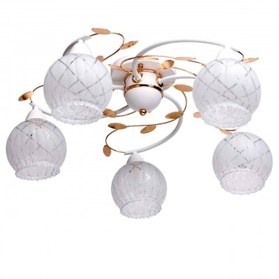 Люстра De markt 358019005 Грация Люстра De markt 358019005 ГрацияПотолочные<br>Описание модели 358019005: Нежная, легкая, воздушная люстра из коллекции «Грация» - для любителей светлых тонов в интерьере. Матовое металлическое основание выполнено в белом цвете и прекрасно сочетается с растительным декором цвета французского золота. Дугообразно изогнутые рожки плавно переходят в стеклянные плафоны, которые декорированы прозрачным геометрическим рисунком в форме ромбов, а также рельефной кромкой. Такая люстра идеально подходит для стандартных потолков. Её площадь освещения порядка 15 кв.м.<br><br>Установка на натяжной потолок: Да<br>S освещ. до, м2: 15<br>Крепление: Планка<br>Тип лампы: Накаливания / энергосбережения / светодиодная<br>Тип цоколя: E14<br>Количество ламп: 5<br>MAX мощность ламп, Вт: 60<br>Диаметр, мм мм: 600<br>Высота, мм: 210<br>Цвет арматуры: белый с золотистой патиной