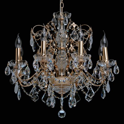Люстра Mw light 367013708 Каролина Люстра Mw light 367013708 КаролинаПодвесные<br>Описание модели 367013708: Роскошные переливы и торжественная красота люстры из коллекции «Каролина» достойны царских дворцов. Основание из металла выполнено в трех цветовых вариациях: благородного оттенка античной бронзы, цвета хрома и цвета золота. Благодаря такому разнообразию, всегда можно подобрать необходимый цвет на любой вкус в соответствии со стилем интерьера. Основание дополнено грациозной россыпью декоративных подвесов из прозрачного хрусталя. Они создают многогранный блеск и манящие переливы.<br><br>Установка на натяжной потолок: Да<br>S освещ. до, м2: 24<br>Крепление: Крюк<br>Тип лампы: накаливания / энергосбережения / LED-светодиодная<br>Тип цоколя: E14<br>Количество ламп: 8<br>MAX мощность ламп, Вт: 60<br>Диаметр, мм мм: 600<br>Высота, мм: 930