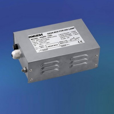 Novotech 369179 Novotech 369179ЭПРА для ламп <br>Размеры: 198Х132Х72 ммПРА для металлогалогенных ламп HQI 150W. Используется как комплектующее устройство к светильникам:369130, 369131, 369213, 369214, 369262, 369263<br>
