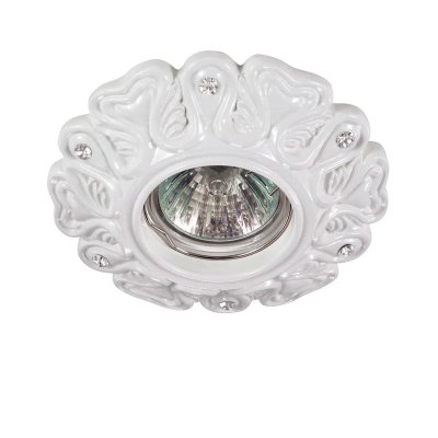 Novotech PATTERN 370122 Встраиваемый светильник Novotech PATTERN 370122 Встраиваемый светильникКруглые<br>Декоративный встраиваемый светильник модели Novotech 370122 из серии PATTERN отличается следующим качеством: Светильник произведён из натурального камня песчаника. Его главные преимущества - долговечность, уникальные экологические и бактерицидные качества, чистота цвета, однородность структуры, малое влагопоглощение.<br><br>S освещ. до, м2: 3<br>Тип лампы: галогенная/LED<br>Тип цоколя: GU5.3 (MR16)<br>Количество ламп: 1<br>MAX мощность ламп, Вт: 50<br>Диаметр, мм мм: 115<br>Диаметр врезного отверстия, мм: 65<br>Высота, мм: 15<br>Цвет арматуры: белый