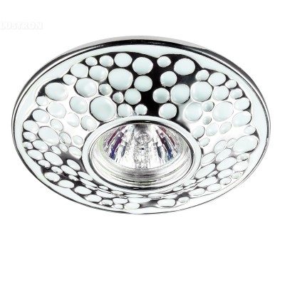 Novotech PATTERN 370218 Светильник встраиваемый Novotech PATTERN 370218 Светильник встраиваемыйКруглые<br>Встраиваемый декоративный светильник модели Novotech 370218 из серии PATTERN отличается следующим качеством: Светильник произведён из натурального камня песчаника. Его главные преимущества - долговечность, уникальные экологические и бактерицидные качества, чистота цвета, однородность структуры, малое влагопоглощение. Сложность в обработке компенсируется красотой и долговечностью изделия. Песчаник используется в течение многих веков и сегодня находится на пике популярности. Светильник, созданный из песчаника, позволит внести в интерьер нотку роскоши и неповторимый дух вечности. Использование натурального камня в изготовлении светильника создаст особое настроение в Вашем доме.<br><br>Тип лампы: галогенная/LED<br>Тип цоколя: GX5.3<br>MAX мощность ламп, Вт: 50<br>Диаметр, мм мм: 135<br>Высота, мм: 18<br>Цвет арматуры: серебристый