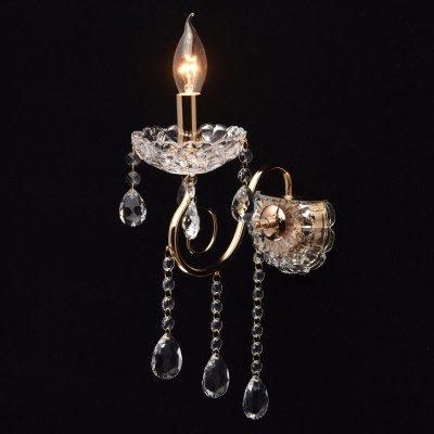 Mw light Адель 373021501 Светильник бра Mw light Адель 373021501 Светильник браХрустальные<br><br><br>Тип лампы: Накаливания / энергосбережения / светодиодная<br>Тип цоколя: E14<br>Количество ламп: 1<br>Ширина, мм: 130<br>MAX мощность ламп, Вт: 40<br>Расстояние от стены, мм: 380<br>Высота, мм: 230<br>Цвет арматуры: золотой