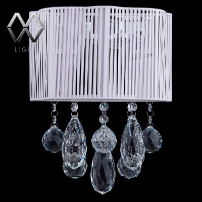 Светильник настенный бра Mw light 465023004 Жаклин Светильник настенный бра Mw light 465023004 ЖаклинХрустальные<br>Всё сияет и играет от яркого света в светильнике из коллекции Жаклин. Такая люстра украсит элегантные интерьеры, выполненные в ярких стилях: Эклектика, Ар-деко, Модерн. Гроздья декоративных хрустальных подвесок переливаются своими точёными гранями. Они создают основу оформления гламурного светильника с хромированным основанием. Объёмный каркас текстильного абажура с отделкой из переливающихся светлой тесьмы прекрасно завершает образ светильника Жаклин<br><br>S освещ. до, м2: 4<br>Тип лампы: LED - светодиодная<br>Количество ламп: 4 LED<br>Ширина, мм: 240<br>MAX мощность ламп, Вт: 3<br>Длина, мм: 310<br>Расстояние от стены, мм: 150<br>Высота, мм: 150