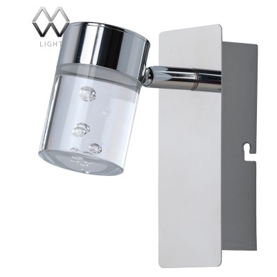 Светильник поворотный спот Mw light 543020601 Бали Светильник поворотный спот Mw light 543020601 БалиОдиночные<br>Описание модели 543020601: Светильник из коллекции Бали привлекает своим нестандартным, современным дизайном. Основание из металла цвета хрома с космическим блеском. Особая изюминка – это плафоны из акрила с пузырьками внутри, они оживляют светильник, придают ему объемность. По своему желанию можно менять направления света, создавая атмосферу в комнате. Светильник оснащен встроенными светодиодами, его площадь освещения порядка 6 кв.м.<br><br>S освещ. до, м2: 2<br>Цветовая t, К: 3200 K<br>Тип лампы: LED<br>Тип цоколя: LED<br>Количество ламп: 1<br>Ширина, мм: 60<br>MAX мощность ламп, Вт: 5<br>Длина, мм: 160<br>Высота, мм: 130<br>Поверхность арматуры: глянцевый<br>Цвет арматуры: серебристый<br>Общая мощность, Вт: 5