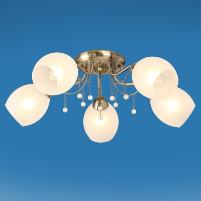 Люстра Colosseo 72501/5C FIONA Люстра Colosseo 72501/5C FIONAПотолочные<br>Компания «Светодом» предлагает широкий ассортимент люстр от известных производителей. Представленные в нашем каталоге товары выполнены из современных материалов и обладают отличным качеством. Благодаря широкому ассортименту Вы сможете найти у нас люстру под любой интерьер. Мы предлагаем как классические варианты, так и современные модели, отличающиеся лаконичностью и простотой форм. Стильная люстра Colosseo 72501/5C станет украшением любого дома. Эта модель от известного производителя не оставит равнодушным ценителей красивых и оригинальных предметов интерьера. Люстра Colosseo 72501/5C обеспечит равномерное распределение света по всей комнате. При выборе обратите внимание на характеристики, позволяющие приобрести наиболее подходящую модель. Купить понравившуюся люстру по доступной цене Вы можете в интернет-магазине «Светодом».<br><br>S освещ. до, м2: 15<br>Тип лампы: Накаливания / энергосбережения / светодиодная<br>Тип цоколя: E14<br>Количество ламп: 5<br>MAX мощность ламп, Вт: 60<br>Диаметр, мм мм: 620<br>Высота, мм: 190<br>Цвет арматуры: бронзовый
