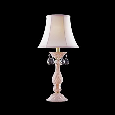 Lightstar PRINCIA 726912 Настольная лампа Lightstar PRINCIA 726912 Настольная лампаПрованс<br>Настольная лампа – это не просто источник дополнительного освещения, но и оригинальный элемент декора. Его можно установить в спальне, гостиной, кабинете и других комнатах. Интернет-магазин «Светодом» предлагает настольные лампы разных стилей по доступным ценам. Благодаря большому ассортименту Вы обязательно найдете в нашем каталоге именно ту модель, которую искали. Настольная лампа Lightstar 726912 – прекрасный вариант для завершения интерьера. Ее можно включить одновременно с люстрой для более яркого освещения или без нее для создания уютной атмосферы, настраивающей на отдых. Купить настольную лампу Lightstar 726912 Вы можете с помощью виртуальной «Корзины» или по контактным номерам, указанным на сайте.<br><br>S освещ. до, м2: 2<br>Тип цоколя: E14<br>Количество ламп: 1<br>MAX мощность ламп, Вт: 40<br>Диаметр, мм мм: 280<br>Размеры: H 550 D 280<br>Высота, мм: 550<br>Оттенок (цвет): белый<br>Цвет арматуры: золотой