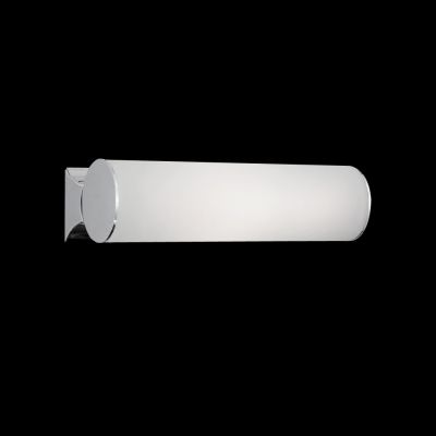 Lightstar SIMPLE LIGHT 801810 Светильник настенно-потолочный Lightstar SIMPLE LIGHT 801810 Светильник настенно-потолочныйДлинные<br>Настенно-потолочные светильники – это универсальные осветительные варианты, которые подходят для вертикального и горизонтального монтажа. В интернет-магазине «Светодом» Вы можете приобрести подобные модели по выгодной стоимости. В нашем каталоге представлены как бюджетные варианты, так и эксклюзивные изделия от производителей, которые уже давно заслужили доверие дизайнеров и простых покупателей. <br>Настенно-потолочный светильник Lightstar 801810 станет прекрасным дополнением к основному освещению. Благодаря качественному исполнению и применению современных технологий при производстве эта модель будет радовать Вас своим привлекательным внешним видом долгое время. <br>Приобрести настенно-потолочный светильник Lightstar 801810 можно, находясь в любой точке России. Компания «Светодом» осуществляет доставку заказов не только по Москве и Екатеринбургу, но и в остальные города.<br><br>S освещ. до, м2: 2<br>Крепление: настенное<br>Тип лампы: накаливания / энергосбережения / LED-светодиодная<br>Тип цоколя: E14<br>Количество ламп: 1<br>Ширина, мм: 200<br>MAX мощность ламп, Вт: 40<br>Размеры: W 200 H 90<br>Высота, мм: 90<br>Оттенок (цвет): белый<br>Цвет арматуры: серебристый