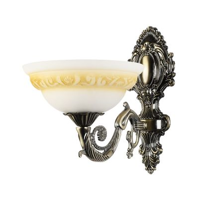 Светильник бра Colosseo 80305/1W Cesare Светильник бра Colosseo 80305/1W CesareКлассика<br>Изысканный и утонченный настенный светильник Colosseo 80305/1W Cesare создан итальянскими мастерами для украшения любого классического или близкого к «классике» интерьера. Изящные декоративные элементы арматуры гармонично сочетаются с «нежным» белым оттенком плафона и нанесенным на него рельефным рисунком, создавая великолепный образ, который всегда будет привлекать к себе внимание. Рекомендуем Вам приобретать бра в комплекте из нескольких экземпляров и люстрой той же серии, чтобы интерьер выглядел профессиональным, уютным и совершенным.<br><br>S освещ. до, м2: 4<br>Крепление: настенное<br>Тип лампы: накаливания / энергосбережения / LED-светодиодная<br>Тип цоколя: E27<br>Количество ламп: 1<br>Ширина, мм: 210<br>MAX мощность ламп, Вт: 60<br>Расстояние от стены, мм: 310<br>Высота, мм: 290<br>Цвет арматуры: бронзовый