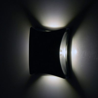 Mw light 807022504 Светильник Mw light 807022504 СветильникНастенные<br><br><br>Тип лампы: LED<br>Количество ламп: 4<br>MAX мощность ламп, Вт: 2<br>Длина, мм: 200<br>Расстояние от стены, мм: 70