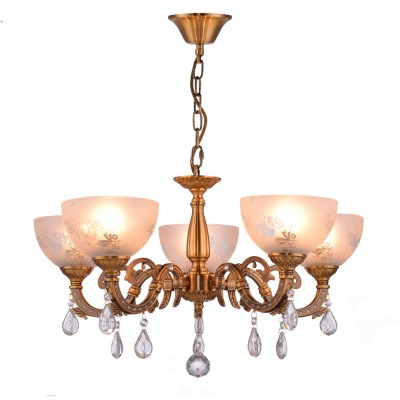 Люстра Colosseo 81623/5 EDVIGE Люстра Colosseo 81623/5 EDVIGEПодвесные<br>Компания «Светодом» предлагает широкий ассортимент люстр от известных производителей. Представленные в нашем каталоге товары выполнены из современных материалов и обладают отличным качеством. Благодаря широкому ассортименту Вы сможете найти у нас люстру под любой интерьер. Мы предлагаем как классические варианты, так и современные модели, отличающиеся лаконичностью и простотой форм. Стильная люстра Colosseo 81623/5 станет украшением любого дома. Эта модель от известного производителя не оставит равнодушным ценителей красивых и оригинальных предметов интерьера. Люстра Colosseo 81623/5 обеспечит равномерное распределение света по всей комнате. При выборе обратите внимание на характеристики, позволяющие приобрести наиболее подходящую модель. Купить понравившуюся люстру по доступной цене Вы можете в интернет-магазине «Светодом».<br><br>Установка на натяжной потолок: Да<br>S освещ. до, м2: 15<br>Крепление: Крюк<br>Тип лампы: накаливания / энергосбережения / LED-светодиодная<br>Тип цоколя: E27<br>Количество ламп: 5<br>MAX мощность ламп, Вт: 60<br>Диаметр, мм мм: 590<br>Высота, мм: 450<br>Цвет арматуры: латунь