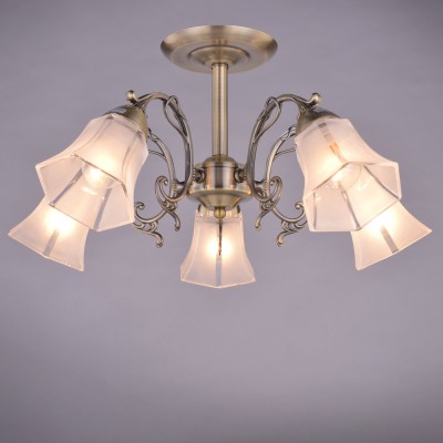 Светильник Colosseo 81635/5C optima Светильник Colosseo 81635/5C optimaПотолочные<br>Компания «Светодом» предлагает широкий ассортимент люстр от известных производителей. Представленные в нашем каталоге товары выполнены из современных материалов и обладают отличным качеством. Благодаря широкому ассортименту Вы сможете найти у нас люстру под любой интерьер. Мы предлагаем как классические варианты, так и современные модели, отличающиеся лаконичностью и простотой форм. Стильная люстра Colosseo 81635/5C станет украшением любого дома. Эта модель от известного производителя не оставит равнодушным ценителей красивых и оригинальных предметов интерьера. Люстра Colosseo 81635/5C обеспечит равномерное распределение света по всей комнате. При выборе обратите внимание на характеристики, позволяющие приобрести наиболее подходящую модель. Купить понравившуюся люстру по доступной цене Вы можете в интернет-магазине «Светодом».<br><br>S освещ. до, м2: 15<br>Тип цоколя: E14<br>Количество ламп: 5<br>Ширина, мм: 550<br>MAX мощность ламп, Вт: 60<br>Диаметр, мм мм: 550<br>Длина, мм: 550<br>Высота, мм: 320<br>Цвет арматуры: бронзовый