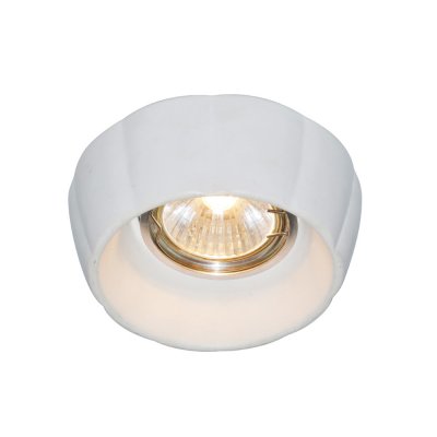 Светильник Arte lamp A5242PL-1WH Cratere Светильник Arte lamp A5242PL-1WH CratereКруглые<br>Встраиваемые светильники – популярное осветительное оборудование, которое можно использовать в качестве основного источника или в дополнение к люстре. Они позволяют создать нужную атмосферу атмосферу и привнести в интерьер уют и комфорт. Интернет-магазин «Светодом» предлагает стильный встраиваемый светильник ARTE Lamp A5242PL-1WH. Данная модель достаточно универсальна, поэтому подойдет практически под любой интерьер. Перед покупкой не забудьте ознакомиться с техническими параметрами, чтобы узнать тип цоколя, площадь освещения и другие важные характеристики. Приобрести встраиваемый светильник ARTE Lamp A5242PL-1WH в нашем онлайн-магазине Вы можете либо с помощью «Корзины», либо по контактным номерам. Мы развозим заказы по Москве, Екатеринбургу и остальным российским городам.<br><br>Тип лампы: галогенная<br>Тип цоколя: GU5.3 (MR16)<br>MAX мощность ламп, Вт: 50<br>Диаметр, мм мм: 104<br>Диаметр врезного отверстия, мм: 65<br>Высота, мм: 35