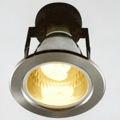 Светильник Arte lamp A8043PL-1SS Downlights Светильник Arte lamp A8043PL-1SS DownlightsДаунлайты<br><br><br>S освещ. до, м2: 4<br>Тип лампы: только энергосберегающая или LED<br>Тип цоколя: E27<br>Количество ламп: 1<br>Ширина, мм: 112<br>MAX мощность ламп, Вт: 7<br>Диаметр, мм мм: 112<br>Диаметр врезного отверстия, мм: 90<br>Высота, мм: 150