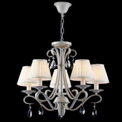 Люстра классическая Maytoni ARM172-05-G Elegant 4 Люстра классическая Maytoni ARM172-05-G Elegant 4Подвесные<br>Посмотрев на фото этой хрустальной люстры, не сложно понять, что изделие обладает невероятной красотой, шармом и харизмой. Плафоны, играющие роль свечей в подсвечниках, задекорированы тканью нежно-кремового цвета. Они установлены на изогнутых, вьющихся штангах, которые, в свою очередь, украшены хрустальными прозрачными подвесками. Хрустальная люстра Maytoni Elegant ARM172-05-G крепится к потолку с помощью цепи: в сочетании с остальными металлическими элементами она выглядит очень естественно и гармонично. Чтобы купить это изделие от Maytoni по указанной стоимости, просто добавьте товар в корзину или позвоните нашим консультантам. Продукция фирмы Майтони — это роскошный дизайн, качественный материалы и объективная цена.<br><br>Установка на натяжной потолок: Да<br>S освещ. до, м2: 20<br>Крепление: Крюк<br>Тип лампы: накаливания / энергосбережения / LED-светодиодная<br>Тип цоколя: E14<br>Количество ламп: 5<br>MAX мощность ламп, Вт: 60<br>Диаметр, мм мм: 580<br>Длина цепи/провода, мм: 400<br>Высота, мм: 500<br>Цвет арматуры: белый