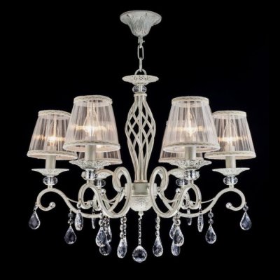 Люстра Maytoni ARM247-06-G Elegant 3 Люстра Maytoni ARM247-06-G Elegant 3Подвесные<br>На фотографии Вы можете видеть классическую подвесную люстру производства немецкой компании Maytoni. Её диаметр благодаря разнесённым шести плафонам из ткани, составляет 650 миллиметров. А максимальная мощность всех её ламп 240 ватт, купить которые следует отдельно, так как они не входят в стоимость светильника. Арматура подвесной люстры Maytoni Elegant ARM247-06-G изготовлена из металла и окрашена в цвет кремового золота. Дополнительным украшением люстры от бренда Майтони служат неокрашенные хрустальные подвесы. Не смотря на богатый вид и высокое качество прибора, его цена осталась невысокой.<br><br>Установка на натяжной потолок: Да<br>S освещ. до, м2: 24<br>Крепление: Крюк<br>Тип лампы: накаливания / энергосбережения / LED-светодиодная<br>Тип цоколя: E14<br>Количество ламп: 6<br>MAX мощность ламп, Вт: 60<br>Диаметр, мм мм: 650<br>Длина цепи/провода, мм: 600<br>Высота, мм: 560<br>Цвет арматуры: белый с золотистой патиной
