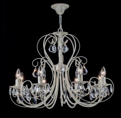 Люстра Maytoni ARM270-08-R Elegant 8 Люстра Maytoni ARM270-08-R Elegant 8Подвесные<br>Белый цвет, в который окрашен каркас хрустальной люстры от Майтони, изображенной на фото, визуально делает ее еще более крупной. Да и тот факт, что в состав хрустальной люстры Maytoni Elegant ARM270-08-R входит восемь ламп, указывает на возможность купить ее для любой просторной комнаты, будь то спальня или гостиная. В процессе производства этого осветительного прибора компания Maytoni использовала металлические элементы, а также множество хрустальных подвесок, которые повсеместно украшают витой каркас. Внушительные внешние данные комплекта отражаются в его цене, которая не включает в себя стоимость восьми лампочек.<br><br>Установка на натяжной потолок: Да<br>S освещ. до, м2: 32<br>Крепление: Крюк<br>Тип лампы: накаливания / энергосбережения / LED-светодиодная<br>Тип цоколя: E14<br>Количество ламп: 8<br>MAX мощность ламп, Вт: 60<br>Диаметр, мм мм: 700<br>Длина цепи/провода, мм: 400<br>Высота, мм: 530<br>Цвет арматуры: белый с золотистой патиной