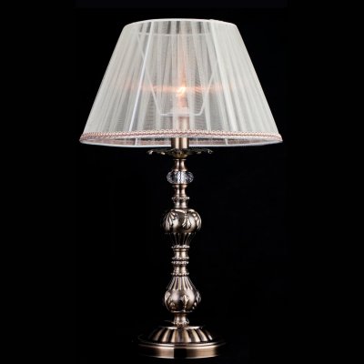 Светильник Maytoni ARM305-22-R Classic 1 Светильник Maytoni ARM305-22-R Classic 1Классические<br>Настольная лампа – это не просто источник дополнительного освещения, но и оригинальный элемент декора. Его можно установить в спальне, гостиной, кабинете и других комнатах. Интернет-магазин «Светодом» предлагает настольные лампы разных стилей по доступным ценам. Благодаря большому ассортименту Вы обязательно найдете в нашем каталоге именно ту модель, которую искали. Настольная лампа Maytoni ARM305-22-R – прекрасный вариант для завершения интерьера. Ее можно включить одновременно с люстрой для более яркого освещения или без нее для создания уютной атмосферы, настраивающей на отдых. Купить настольную лампу Maytoni ARM305-22-R Вы можете с помощью виртуальной «Корзины» или по контактным номерам, указанным на сайте.<br><br>S освещ. до, м2: 2<br>Тип лампы: накал/сберегающие/LED<br>Тип цоколя: E14<br>Количество ламп: 1<br>MAX мощность ламп, Вт: 40<br>Диаметр, мм мм: 320<br>Высота, мм: 560<br>Цвет арматуры: бронзовый