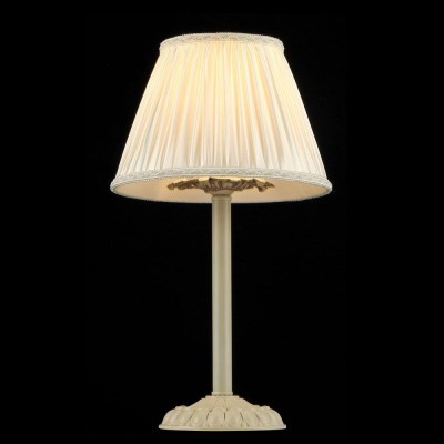 Настольная лампа Maytoni ARM326-00-W Elegant 20 Настольная лампа Maytoni ARM326-00-W Elegant 20Классические<br>Изготовленная в классическом стиле декоративная настольная лампа, которую можно рассмотреть на фото, разработана немецкими дизайнерами фирмы Maytoni. Её основание, имеющее рельефное украшение, и ножка сделаны из металла, окрашенного в цвет слоновой кости, а бежевый абажур выполнен из ткани. Декоративная настольная лампа Maytoni Elegant ARM326-00-W оснащена одной лампочкой, которая имеет мощность 40 ватт. Купить лампочку следует отдельно, так как она не входит в стоимость светильника от бренда Майтони. При низкой цене данный электроприбор имеет двухлетнюю гарантию и высокие эксплуатационные характеристики.<br><br>S освещ. до, м2: 4<br>Тип лампы: накал/сберегающие/LED<br>Тип цоколя: E14<br>Количество ламп: 1<br>MAX мощность ламп, Вт: 60<br>Диаметр, мм мм: 150<br>Высота, мм: 360<br>Цвет арматуры: бежевый