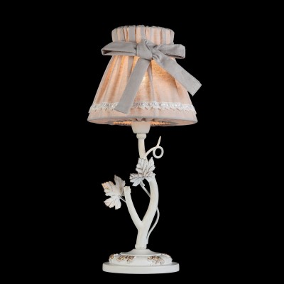 Светильник Maytoni ARM393-11-W Светильник Maytoni ARM393-11-WФлористика<br>Настольная лампа – это не просто источник дополнительного освещения, но и оригинальный элемент декора. Его можно установить в спальне, гостиной, кабинете и других комнатах. Интернет-магазин «Светодом» предлагает настольные лампы разных стилей по доступным ценам. Благодаря большому ассортименту Вы обязательно найдете в нашем каталоге именно ту модель, которую искали. Настольная лампа Maytoni ARM393-11-W – прекрасный вариант для завершения интерьера. Ее можно включить одновременно с люстрой для более яркого освещения или без нее для создания уютной атмосферы, настраивающей на отдых. Купить настольную лампу Maytoni ARM393-11-W Вы можете с помощью виртуальной «Корзины» или по контактным номерам, указанным на сайте.<br><br>Тип лампы: Накаливания / энергосбережения / светодиодная<br>Тип цоколя: E14<br>Количество ламп: 1<br>MAX мощность ламп, Вт: 40<br>Диаметр, мм мм: 180<br>Высота, мм: 380<br>Цвет арматуры: белый