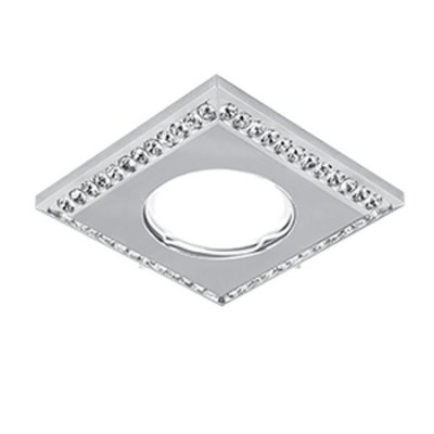 Светильник Gauss Strass CA036 Квадрат. Кристал/Хром, Gu5.3 Светильник Gauss Strass CA036 Квадрат. Кристал/Хром, Gu5.3Квадратные<br>Встраиваемые светильники – популярное осветительное оборудование, которое можно использовать в качестве основного источника или в дополнение к люстре. Они позволяют создать нужную атмосферу атмосферу и привнести в интерьер уют и комфорт. Интернет-магазин «Светодом» предлагает стильный встраиваемый светильник Gauss Strass CA036. Данная модель достаточно универсальна, поэтому подойдет практически под любой интерьер. Перед покупкой не забудьте ознакомиться с техническими параметрами, чтобы узнать тип цоколя, площадь освещения и другие важные характеристики. Приобрести встраиваемый светильник Gauss Strass CA036 в нашем онлайн-магазине Вы можете либо с помощью «Корзины», либо по контактным номерам. Мы развозим заказы по Москве, Екатеринбургу и остальным российским городам.<br><br>S освещ. до, м2: 3<br>Тип лампы: галогенная/LED<br>Тип цоколя: GU5.3 (MR16)<br>Количество ламп: 1<br>MAX мощность ламп, Вт: 50<br>Диаметр, мм мм: 90<br>Диаметр врезного отверстия, мм: 60<br>Высота, мм: 35<br>Цвет арматуры: серебристый
