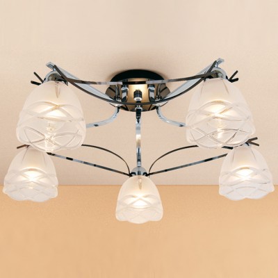 Citilux Сандра CL147151 Люстра потолочная Citilux Сандра CL147151 Люстра потолочнаяПотолочные<br>Оригинальный дизайн светильника не всегда предполагает сложносочинённые переплетения, подтверждение тому потолочная люстра Citilux CL147151 в стиле модерн. Здесь нет нагромождающих элементов, только лаконичные формы, мягкие линии и пропорции. Пять плафонов белоснежного сияния закреплены на интересно стилизованной конструкции серебристого мерцания. Обратите внимание на возможность удобного монтажа люстры Citilux CL147151 в помещениях небольшого размера. Каждому пространству гарантирован яркий свет и оригинальное украшение интерьера, когда речь идёт о творении в формате модерн. Поэтому смело обращайтесь к дальнейшему наслаждению уютом и комфортом от лучей люстры Citilux CL147151.<br><br>Установка на натяжной потолок: Ограничено<br>S освещ. до, м2: 20<br>Крепление: Планка<br>Тип лампы: накаливания / энергосбережения / LED-светодиодная<br>Тип цоколя: E14<br>Количество ламп: 5<br>MAX мощность ламп, Вт: 60<br>Диаметр, мм мм: 580<br>Размеры: Диаметр 58 см. Высота 22,5 см.<br>Высота, мм: 225<br>Поверхность арматуры: глянцевый<br>Оттенок (цвет): белый<br>Цвет арматуры: серебристый хром, венге